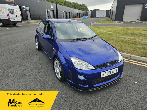 Ford Focus  2.0 RS Hatchback 3dr Petrol Manual (237 g/km, 213 bhp)