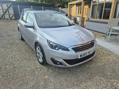 Peugeot 308  1.2 PureTech Allure Hatchback 5dr Petrol Manual Euro 6 (s/s) (110 ps)