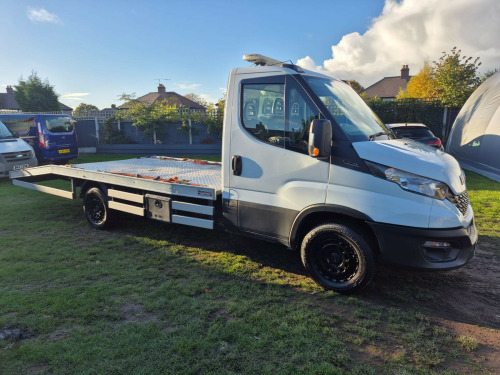 Iveco Daily  2.3D HPI 14V 35S 3450 Chassis Cab 2dr Diesel HiMatic MWB Euro 6 (s/s) (136 