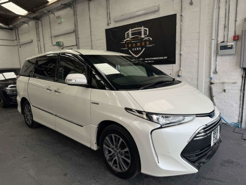 Toyota Estima  Toyota Estima 