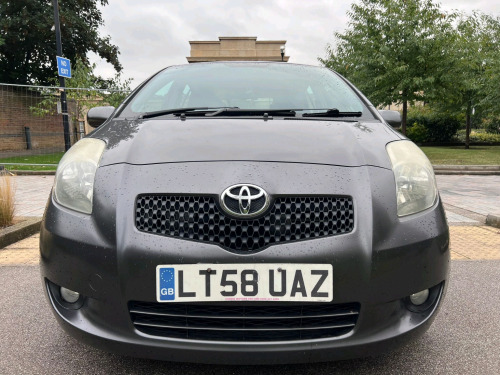 Toyota Yaris  1.3 VVT-i SR 5dr