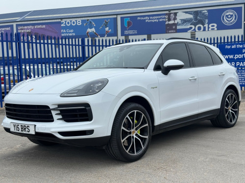 Porsche Cayenne  V6 TIPTRONIC 5-Door