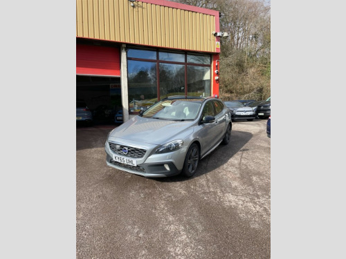 Volvo V40  D4 CROSS COUNTRY LUX NAV