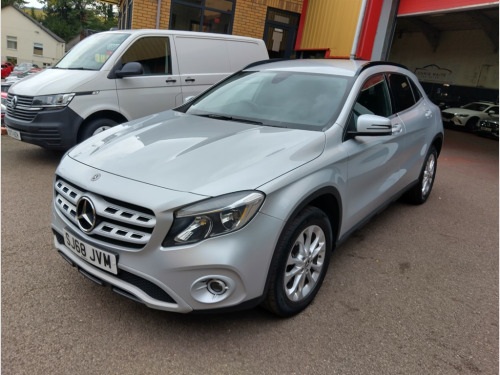 Mercedes-Benz 200  GLA  SE