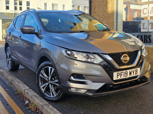 Nissan Qashqai  1.3 DIG-T N-Connecta Euro 6 (s/s) 5dr