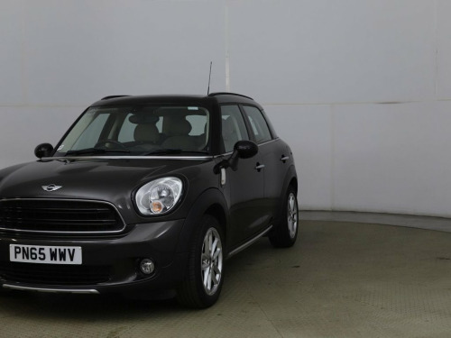 MINI Countryman  1.6 Cooper SUV 5dr Petrol Auto Euro 6 (122 ps)