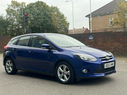 Ford Focus  1.6 Zetec Hatchback 5dr Petrol Manual Euro 5 (105 ps)