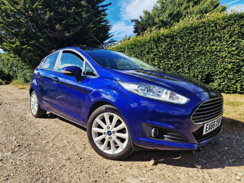 Ford Fiesta  TITANIUM 5-Door