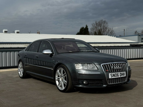 Audi S8 5.2 FSI quattro 4dr