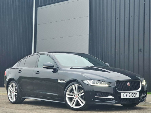 Jaguar XE  R-Sport D Auto