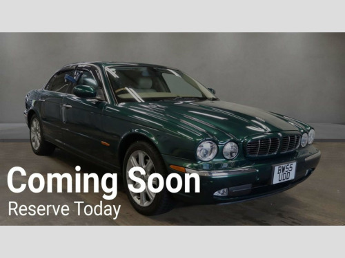 Jaguar XJ  XJ8 Sovereign LWB Saloon 4dr Petrol Automatic