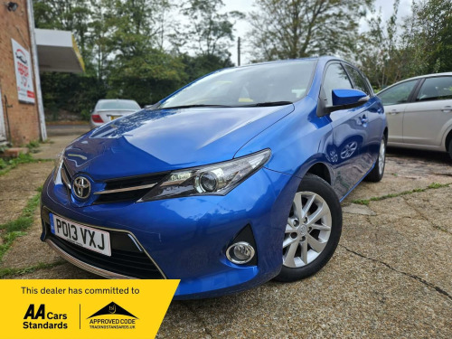 Toyota Auris  1.6 V-Matic Icon Multidrive S Euro 5 5dr