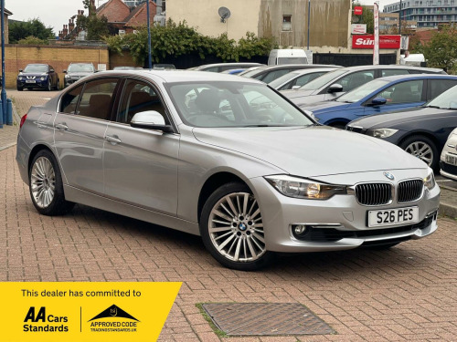 BMW 3 Series  2.0 320i Luxury Saloon 4dr Petrol Auto Euro 6 (s/s) (184 ps)