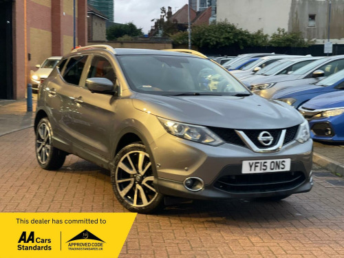 Nissan Qashqai  1.2 DIG-T Tekna SUV 5dr Petrol Manual 2WD Euro 5 (s/s) (115 ps)