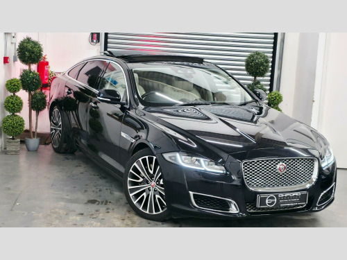 Jaguar XJ  3.0d V6 Autobiography Auto Euro 6 (s/s) 4dr (LWB) 