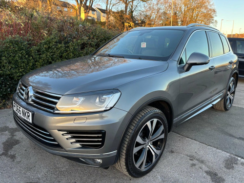 Volkswagen Touareg  3.0 TDI V6 BlueMotion Tech R-Line Tiptronic 4WD Euro 6 (s/s) 5dr