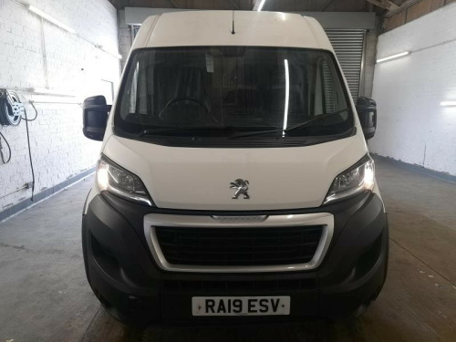 Peugeot Boxer  2.0 BlueHDi H2 Professional Van 130ps