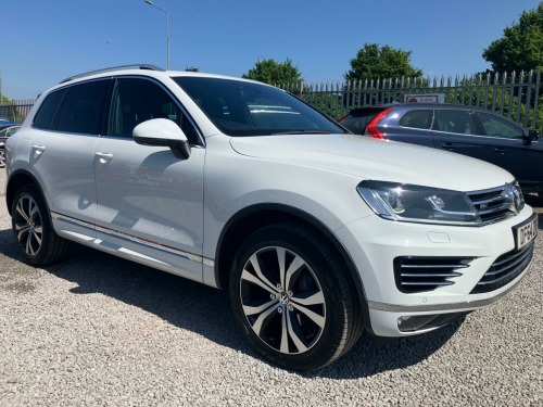 Volkswagen Touareg  3.0 TDI V6 BlueMotion Tech R-Line Tiptronic 4WD Euro 6 (s/s) 5dr