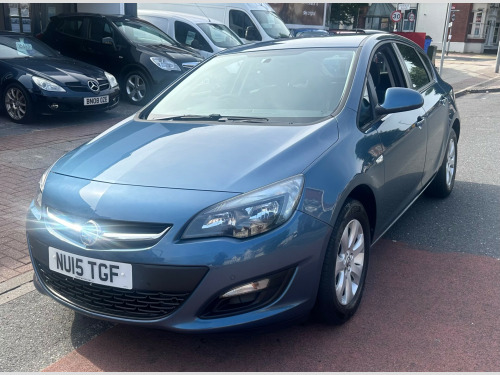 Vauxhall Astra  1.4i Design Hatchback 5dr Petrol Manual Euro 6 (100 ps)