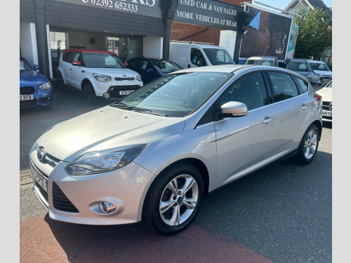 Ford Focus  1.6 Zetec Hatchback 5dr Petrol Powershift Euro 5 (125 ps)