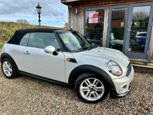 MINI Convertible  1.6 Cooper Euro 5 (s/s) 2dr