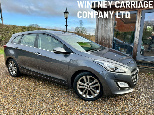 Hyundai i30  1.6 CRDi Blue Drive Premium Tourer 5dr Diesel Manual Euro 6 (s/s) (136 ps) 