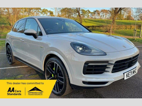 Porsche Cayenne  3.0 V6 E-Hybrid 17.9kWh TiptronicS 4WD Euro 6 (s/s) 5dr (3.6kW Charger)