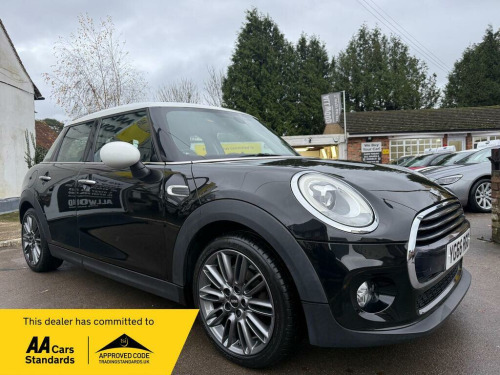 MINI Hatch  1.5 Cooper Auto Euro 6 (s/s) 5dr