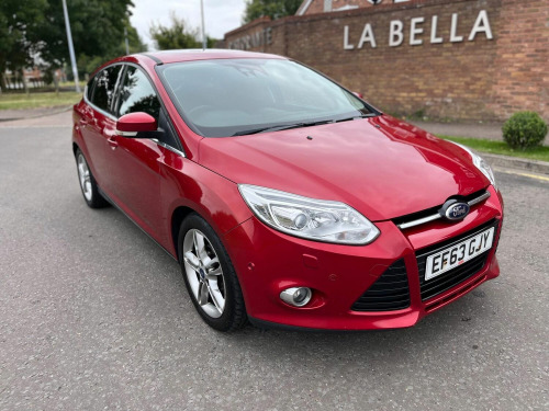 Ford Focus  1.0T EcoBoost Titanium X Euro 5 (s/s) 5dr