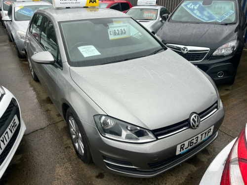 Volkswagen Golf  1.6 TDI BlueMotion Tech SE Euro 5 (s/s) 5dr