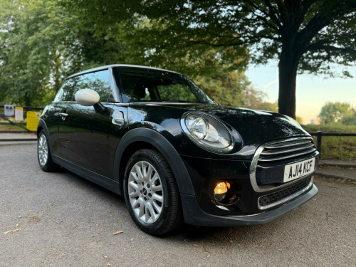 MINI Hatch  1.5 Cooper Hatchback 3dr Petrol Auto Euro 6 (s/s) (136 ps)