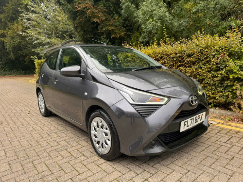 Toyota AYGO  1.0 VVT-i x-play x-shift Euro 6 5dr (Safety Sense)
