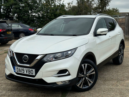 Nissan Qashqai  1.3 DIG-T N-Connecta DCT Auto Euro 6 (s/s) 5dr