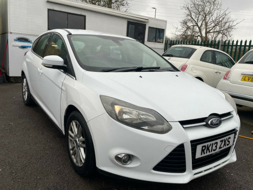 Ford Focus  1.0T EcoBoost Titanium Euro 5 (s/s) 5dr