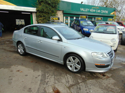 Volkswagen Passat  R LINE TDI DSG 4-Door