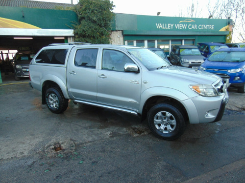 Toyota Hi-Lux  INVINCIBLE D-4D 4X4 D/C 