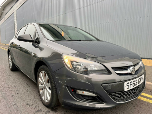 Vauxhall Astra  1.3 CDTi ecoFLEX Exclusiv Euro 5 (s/s) 5dr