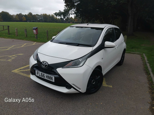 Toyota AYGO  1.0 VVT-i x-play Euro 6 5dr
