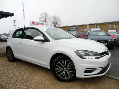 Volkswagen Golf  SE NAVIGATION TSI BLUEMOTION TECHNOLOGY 3-Door