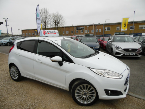 Ford Fiesta  TITANIUM 5-Door