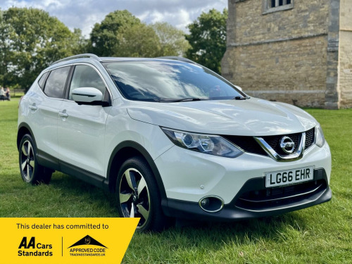 Nissan Qashqai  1.2 DIG-T N-Connecta XTRON 2WD Euro 6 (s/s) 5dr