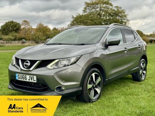 Nissan Qashqai  1.2 DIG-T N-Connecta XTRON 2WD Euro 6 (s/s) 5dr