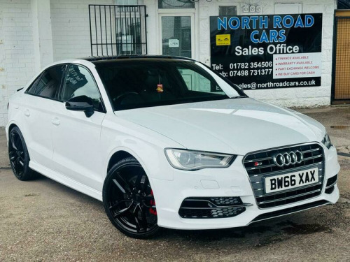 Audi S3  2.0 TFSI S Tronic quattro Euro 6 (s/s) 4dr (Nav)