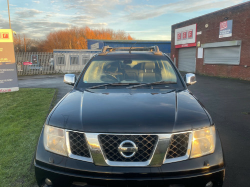 Nissan Navara  Double Cab Pick Up Tekna 2.5dCi 171 4WD Auto