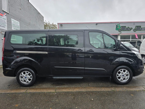 Ford Tourneo Custom  2.2 TDCi 125ps Low Roof 8 Seater Limited