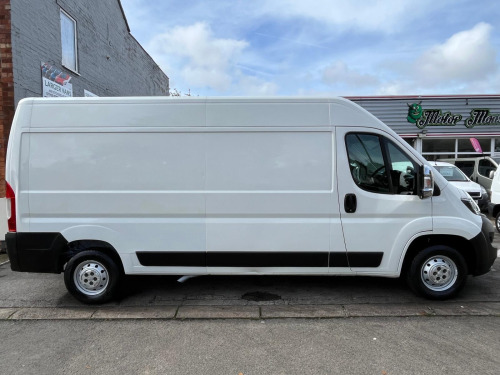 Peugeot Boxer  2.0 BlueHDi H2 Professional Van 130ps