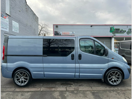 Vauxhall Vivaro  2.5CDTI  Sportive 6 Seat Crew Van 