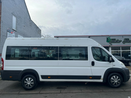 Fiat Ducato  Ducato 40 Maxi 160 M-JET 13 Seat Minibus