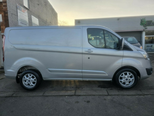 Ford Transit Custom  2.2 TDCi 125ps Low Roof Panel Van