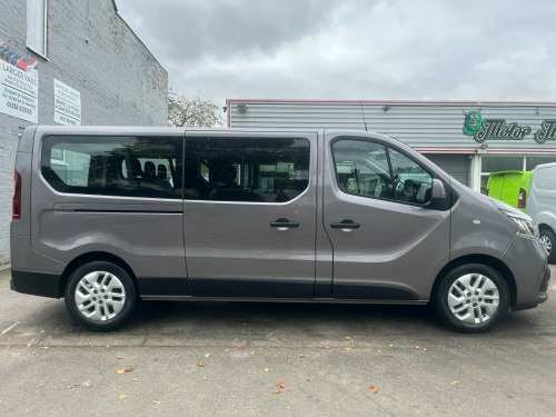 Renault Trafic  2.0 dCi ENERGY 30 Sport Nav 9 Seat LWB Minibus